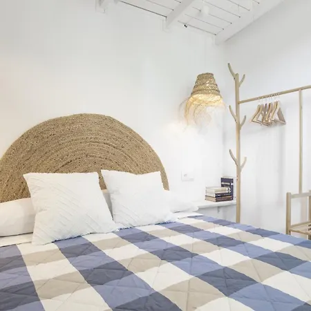 בית נופש Tiny House La Loma ברבטה