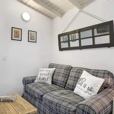 בית נופש Tiny House La Loma ברבטה